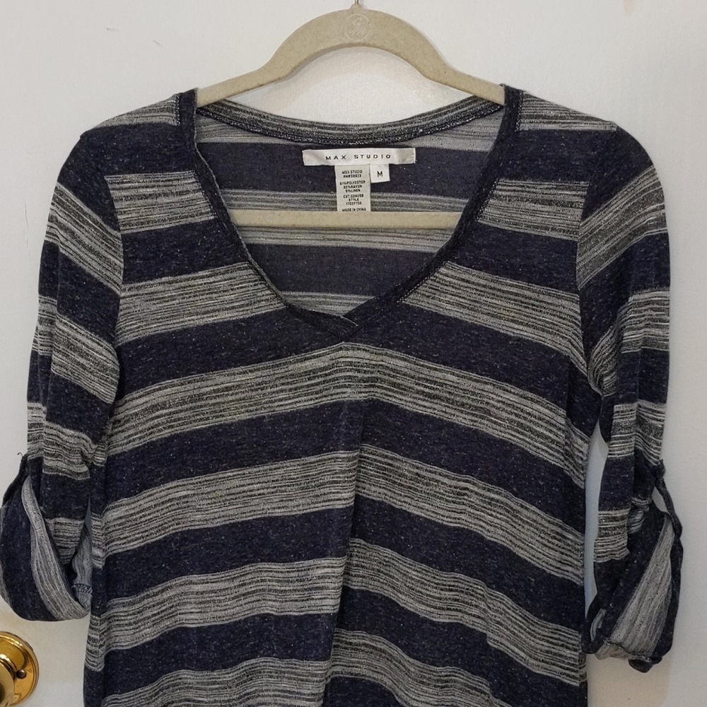 Max studio 3/4 rolled sleeve top